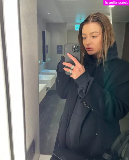 Pollylittlecaprice OnlyFans Thumbnail #v95kS77R9l