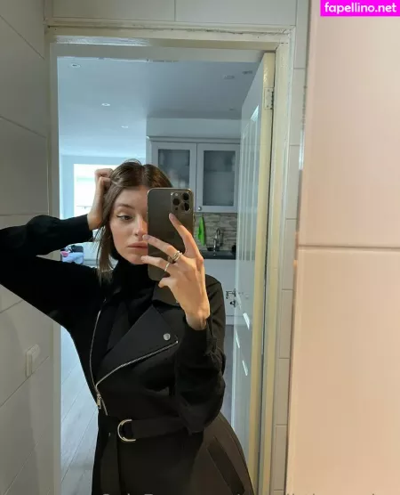 Pollylittlecaprice OnlyFans Thumbnail #zOCKB2S5c3