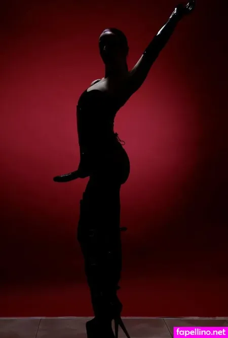 Pollyredmodel OnlyFans Thumbnail #WwArIt3Vh2