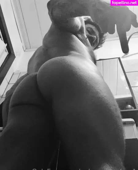 Poloxxxfansfree1 OnlyFans Thumbnail #3OkLYyTUjA