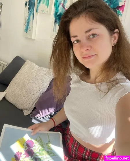 Poly Hannah Main Profile Photo