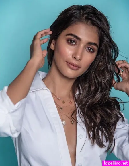 Pooja Hegde OnlyFans Thumbnail #y2COXM9zEO
