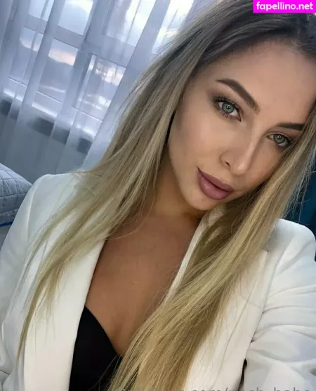 Posh Babe OnlyFans Thumbnail #fEipwbOL7w