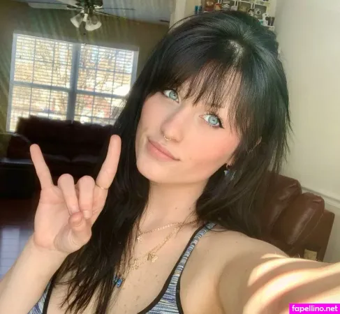 Poutyfox OnlyFans Thumbnail #r5aK4l6bRE