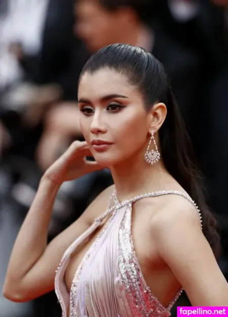 Praya Lundberg OnlyFans Thumbnail #F2u5FdFDve