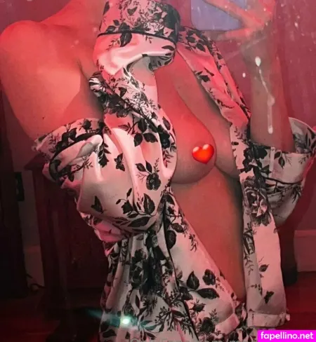 Precious Goldiloxxx OnlyFans Thumbnail #NxnzxAT7QW