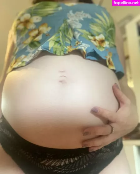 Pregnant English Rose OnlyFans Thumbnail #8KX0IhOd1l