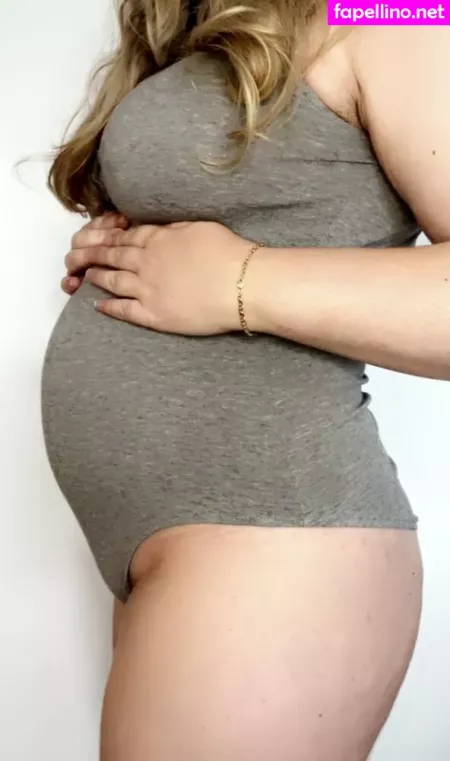 Pregnant German OnlyFans Thumbnail #6I02L85lNC