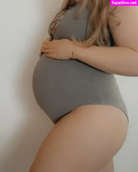 Pregnant German OnlyFans Thumbnail #i2DahKUkiJ