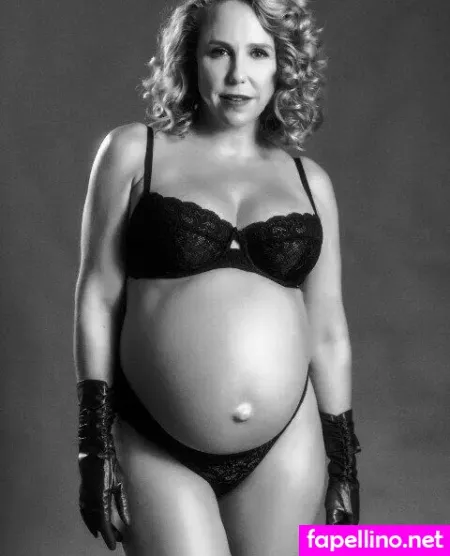 Pregnant Women OnlyFans Thumbnail #qUhiNd0ZzC