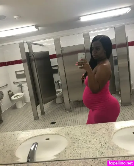Pregnantjuiicy photo