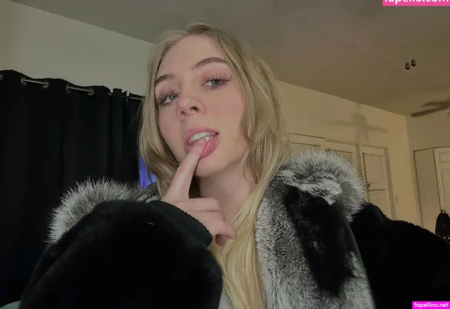 Presleyfoxxx OnlyFans Thumbnail #OcavUrUvSp