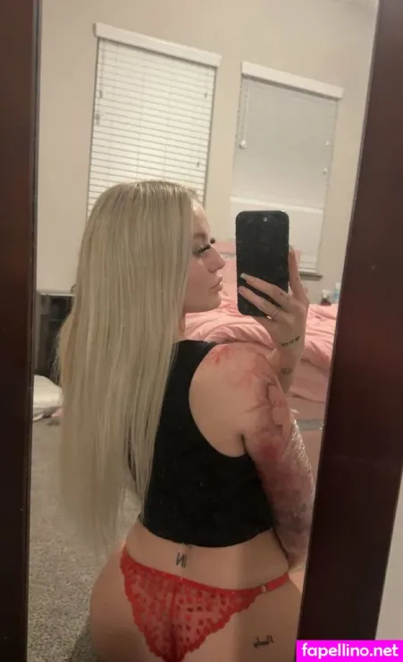 Presleyswrld OnlyFans Thumbnail #QiJLUB9QUE