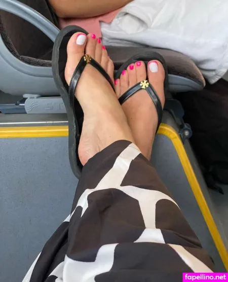 Pretty Feet 39 OnlyFans Thumbnail #1Ojh8nvA6F