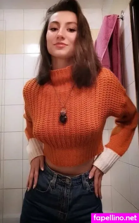 Pretty Julia OnlyFans Thumbnail #i8IzCG3qx8