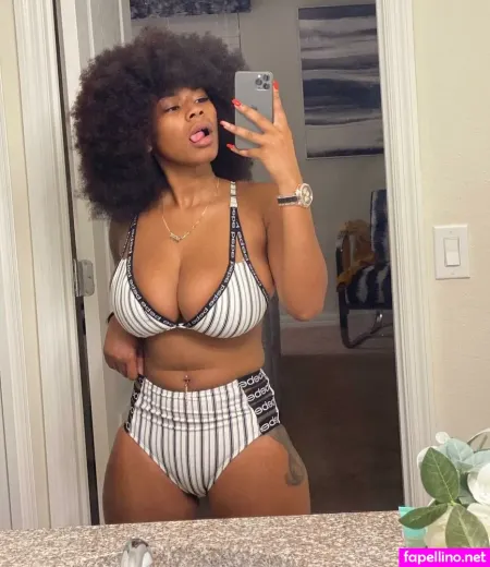Pretty Yunique OnlyFans Thumbnail #AXFm8RQo46