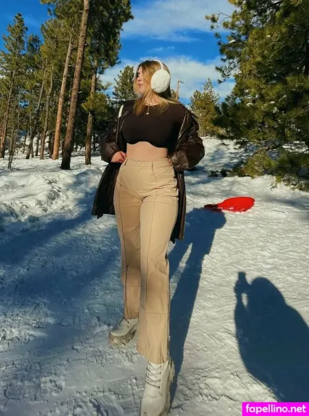 Prettylilraver OnlyFans Thumbnail #Nr2i4fnARh