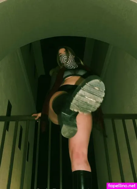 Prettylilraver OnlyFans Thumbnail #ORtBnzNwHF