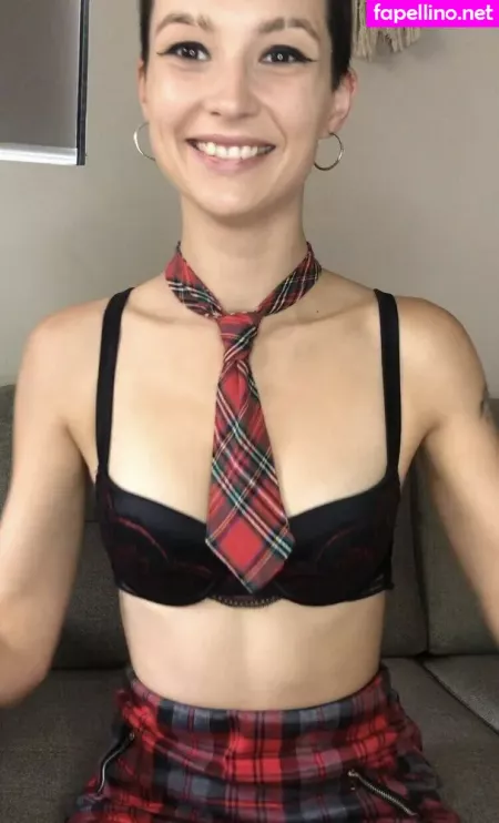 Prettylittlepaige OnlyFans Thumbnail #u7SC28K9fE