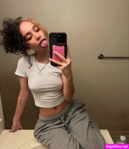 Prettyluhhangie 1 OnlyFans Thumbnail #RJ3ECkaWYp