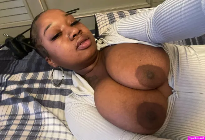 Prettynjuicyyy OnlyFans Thumbnail #iuSq6LfrXL