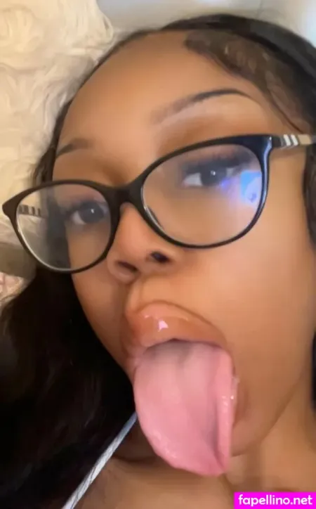 Prettypetitepricey OnlyFans Thumbnail #CGrCMXmcM9