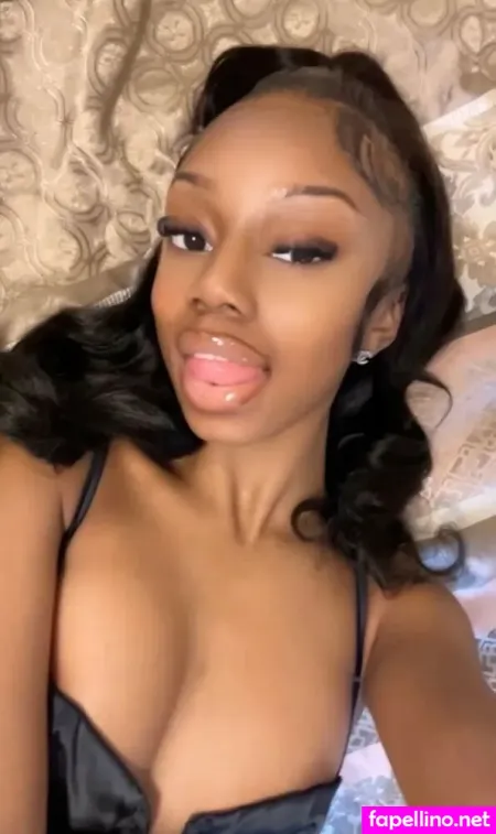 Prettypetitepricey OnlyFans Thumbnail #FWKvsrdCF7