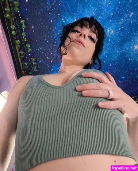 Prettypineapplegurl OnlyFans Thumbnail #XJsvPlBYur