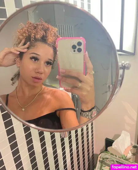 Prettypinklily 1 OnlyFans Thumbnail #E8PWosUquI