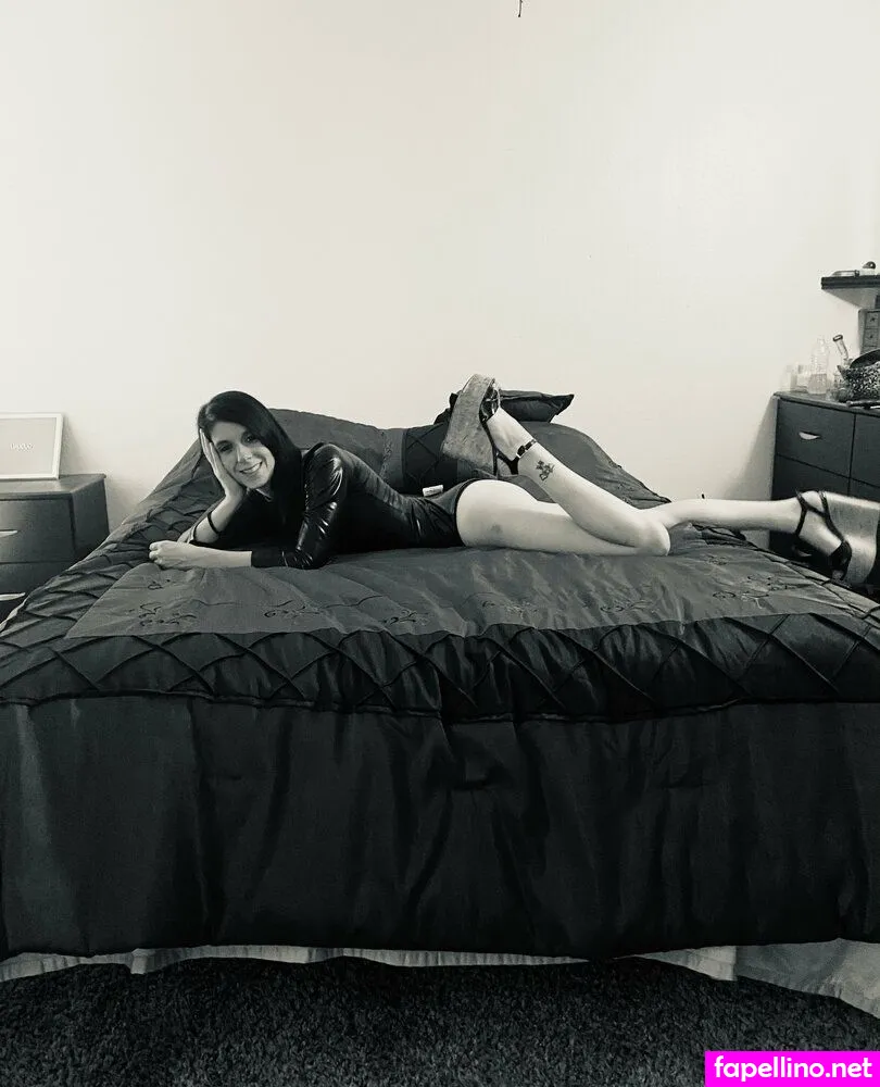prettypixie113, prettypixxiez Nude Leaked OnlyFans Photo #XD3dmv0qX5