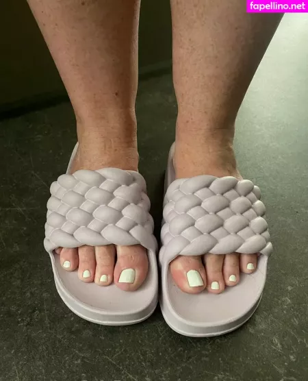 Prettyporterfeet OnlyFans Thumbnail #cCyKfIO3sa