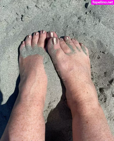 Prettyporterfeet OnlyFans Thumbnail #pWC18oU8pW