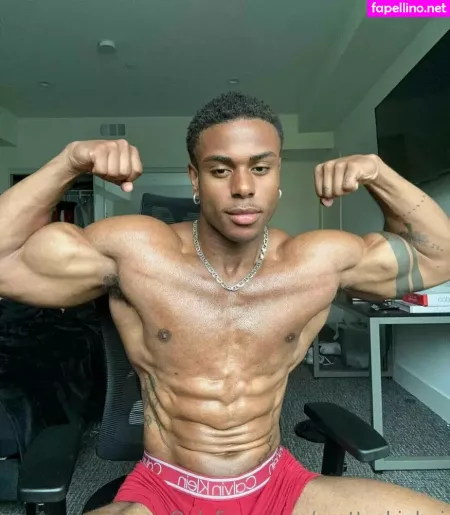Prettyskinboi photo