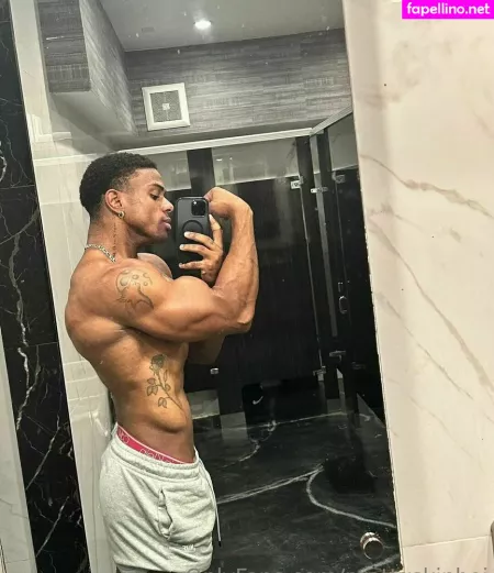 Prettyskinboi photo