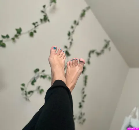 Prettysolesxo OnlyFans Thumbnail #QWrXJUfNVz