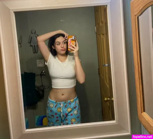 Princesahallo OnlyFans Thumbnail #F0YFu7yl4I