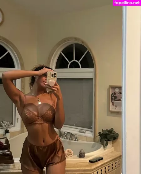 Princess Helayna OnlyFans Thumbnail #gTpCVvanJR