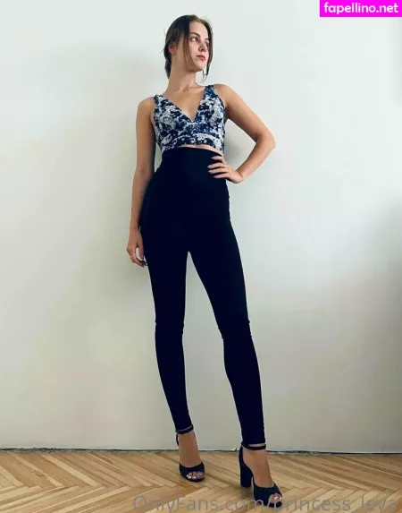 Princess Leya OnlyFans Thumbnail #4LIOwOU5Pr