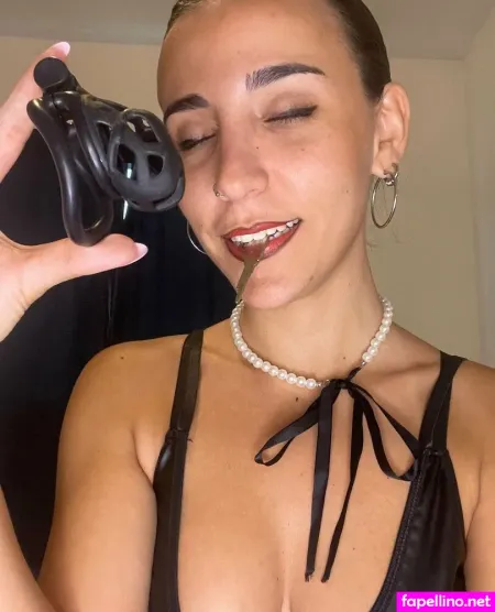 Princess Scarlett7 OnlyFans Thumbnail #8UgwGNm25k