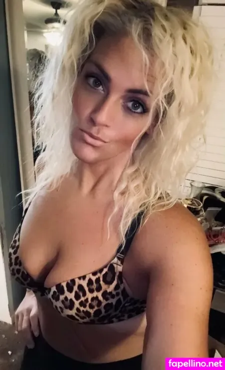 Princessariel32 OnlyFans Thumbnail #02ICeS1NSh