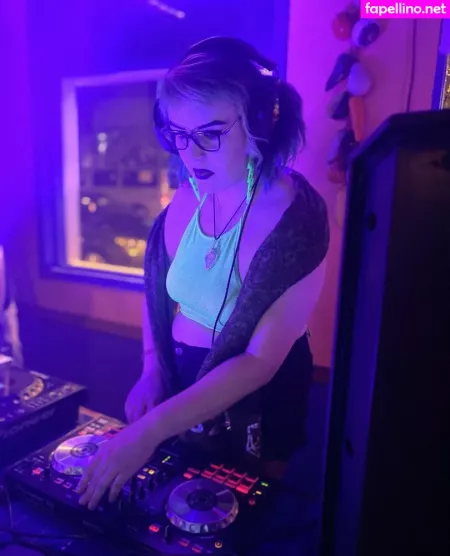 Princessemeraldd2 OnlyFans Thumbnail #WV1fTwRTFP