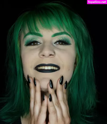 Princessemeraldd2 OnlyFans Thumbnail #z2WLWRAtko