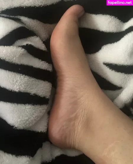 Princessofhandsandfeet OnlyFans Thumbnail #EAW6ellYLO