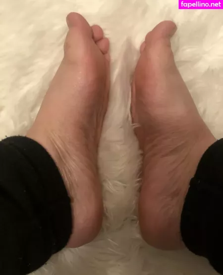 Princessofhandsandfeet OnlyFans Thumbnail #UTsevz9jaY