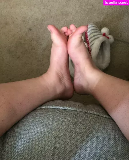 Princessofhandsandfeet OnlyFans Thumbnail #uHygDY41xR