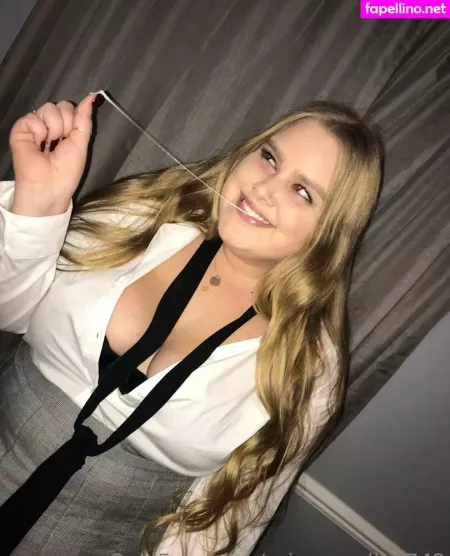 Princessolive742 OnlyFans Thumbnail #IKF3ViRDgB