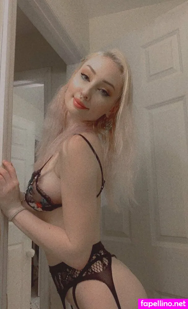 princessviolet22, princessviolet22.0 Nude Leaked OnlyFans Photo #1w2Dyd23gP