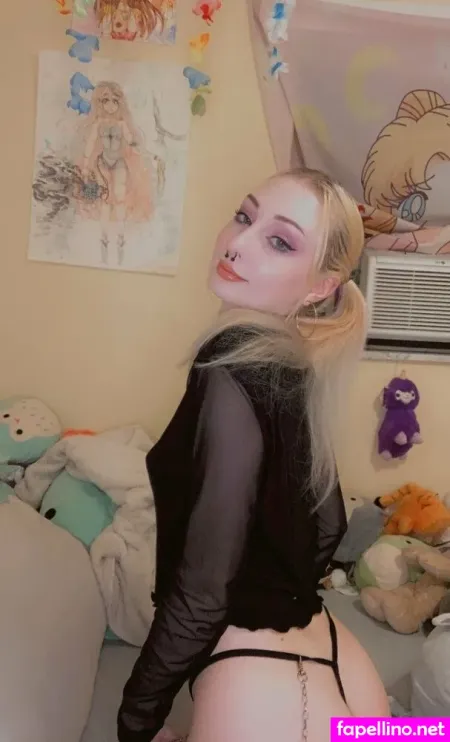 Princessviolet22 OnlyFans Thumbnail #66KLwW4tAT