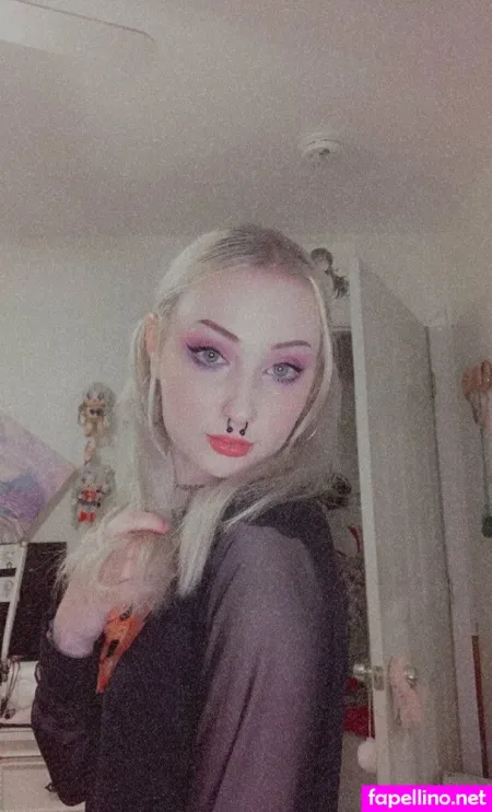 Princessviolet22 OnlyFans Thumbnail #wlf7iY1xHI