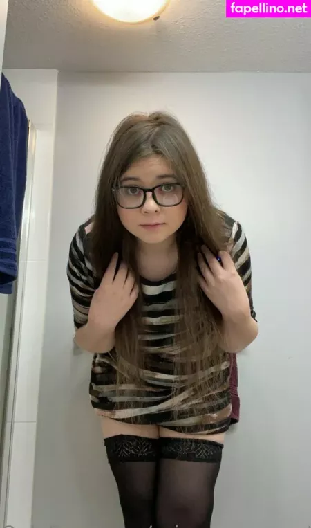 Princesszoeymtf OnlyFans Thumbnail #UtO0Jdx4po